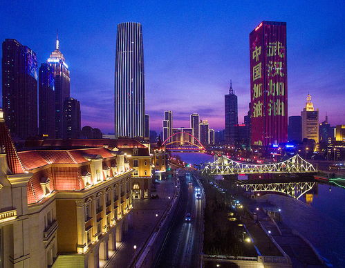 全国多处地标建筑元宵亮灯,为武汉加油 为中国加油