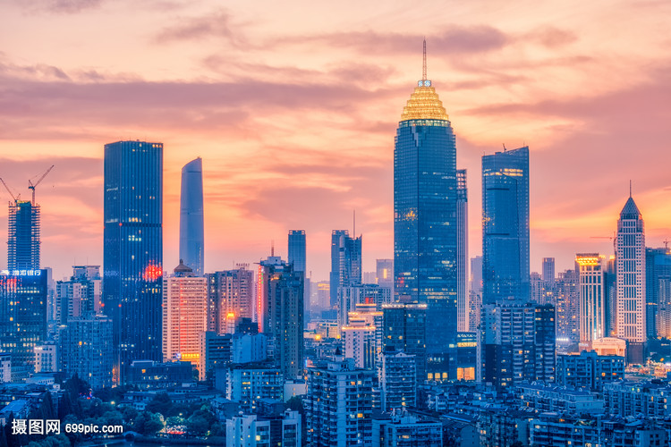 夕阳晚霞的武汉城市夜景